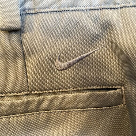 Nike Golf Mens Pants Size 40x32 Gray Polyester Flat Front Cuffs Breathable - Picture 7 of 15
